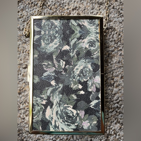 Purse - Picture 3 of 4